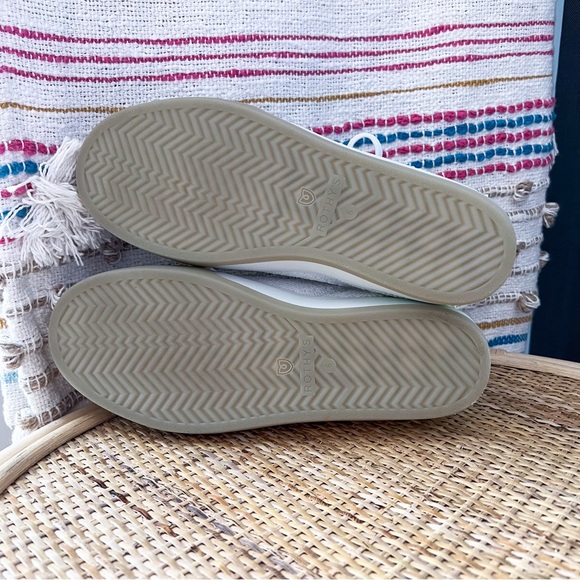 Rothy’s White Terry Lace Up Low Top Sneakers Women’s Size 6 *Retired Model* - Picture 9 of 9